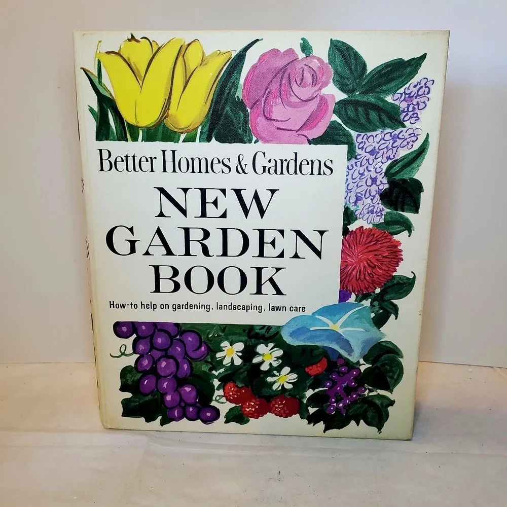 Vintage 1960's Better Homes and Garden NEW GARDEN BOOK Ring Binder
